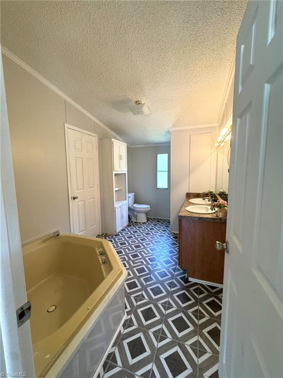 3028 Quaker Church Road Pinnacle, NC 27043 - Photo 15 of 33 Primary Bath