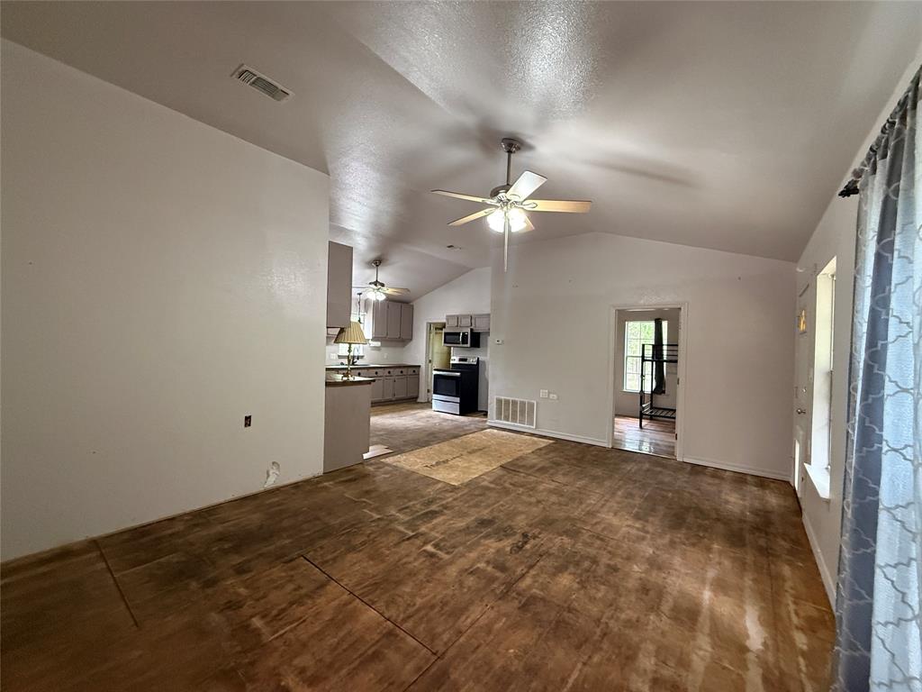 394 County Road Paris, TX 75460 - Photo 12 of 32