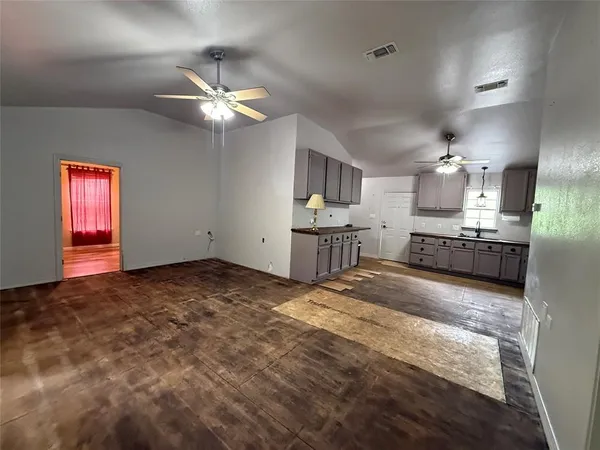 $299,500 | 394 County Road, Paris, TX 75460