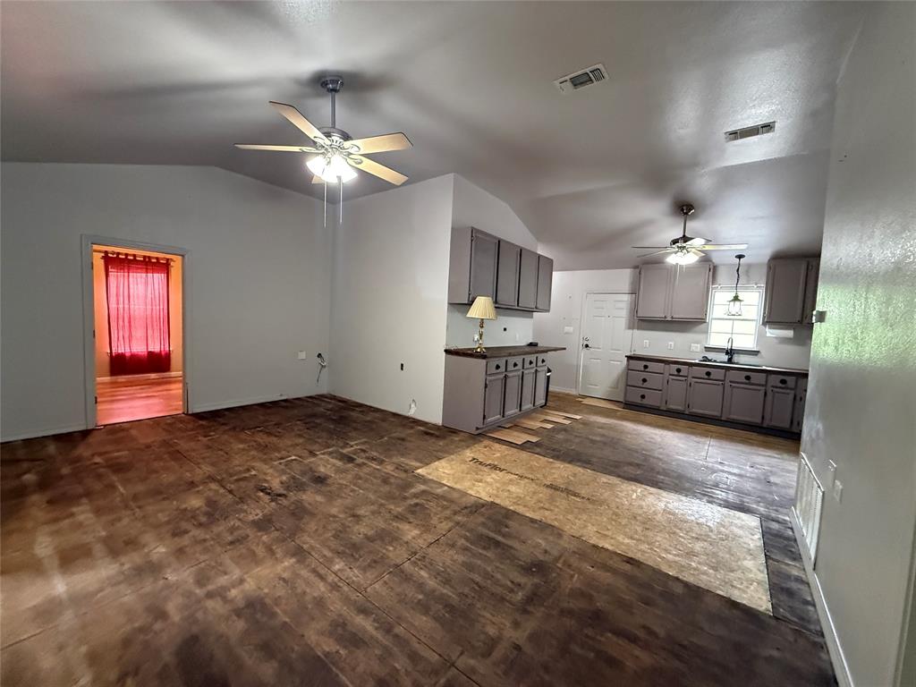 394 County Road Paris, TX 75460 - Photo 14 of 32