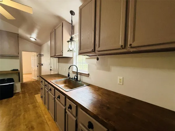 $299,500 | 394 County Road, Paris, TX 75460
