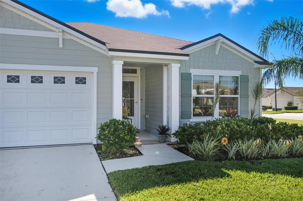 2 Pinnacle Place Bunnell, FL 32110 - Photo 5 of 83 a front view of a house with a yard