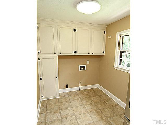 423 Oakridge Road Cary, NC 27511 - Photo 8 of 25 Photo 8