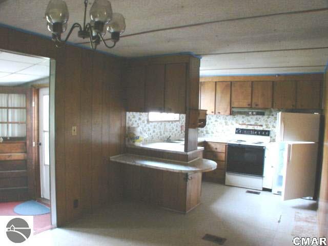 691 South Rich Road Ithaca, MI 48847 - Photo 5 of 16 1767534-4.JPG