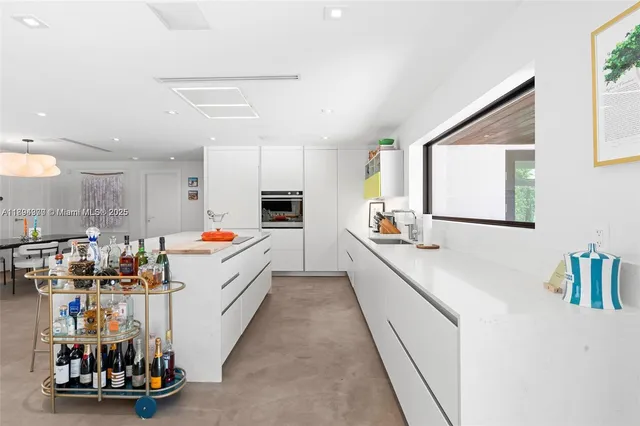 $11,500 | 2020 Northeast 121st Road, Unit 2020, North Miami, FL 33181