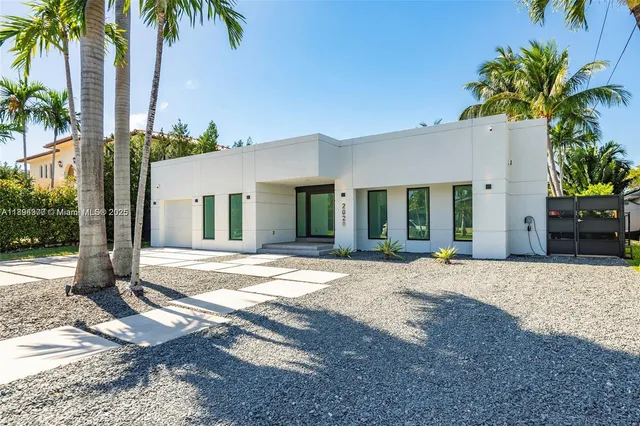 $11,500 | 2020 Northeast 121st Road, Unit 2020, North Miami, FL 33181