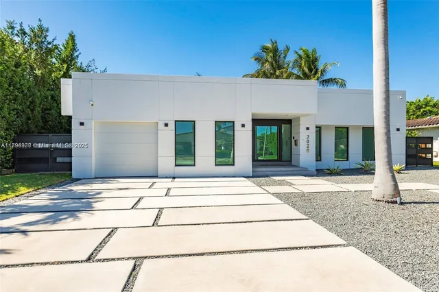 $11,500 | 2020 Northeast 121st Road, Unit 2020, North Miami, FL 33181