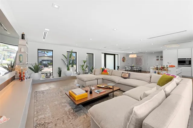 $11,500 | 2020 Northeast 121st Road, Unit 2020, North Miami, FL 33181