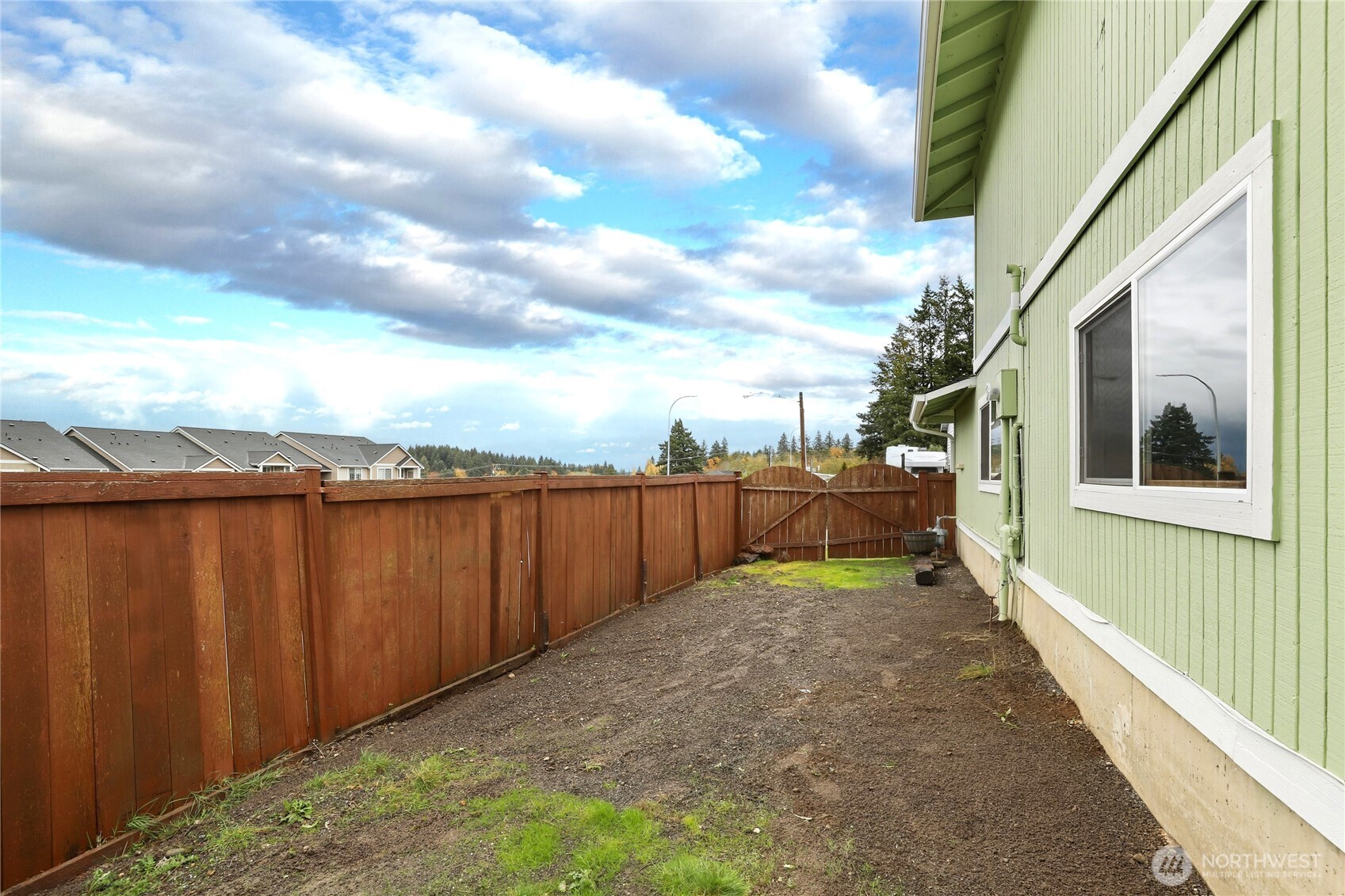 1501 Vue Court Bremerton, WA 98310 - Photo 25 of 28