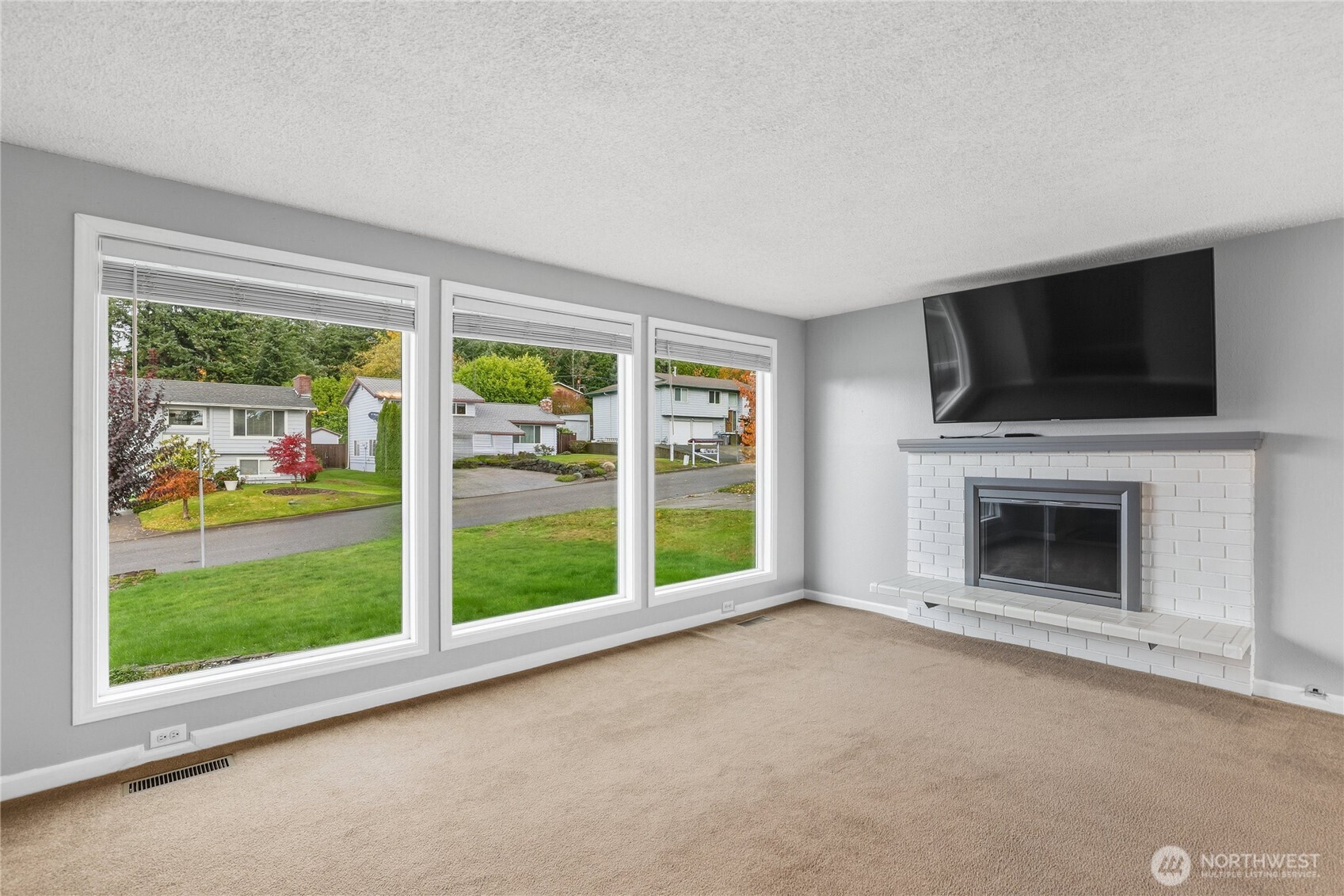 1501 Vue Court Bremerton, WA 98310 - Photo 6 of 28