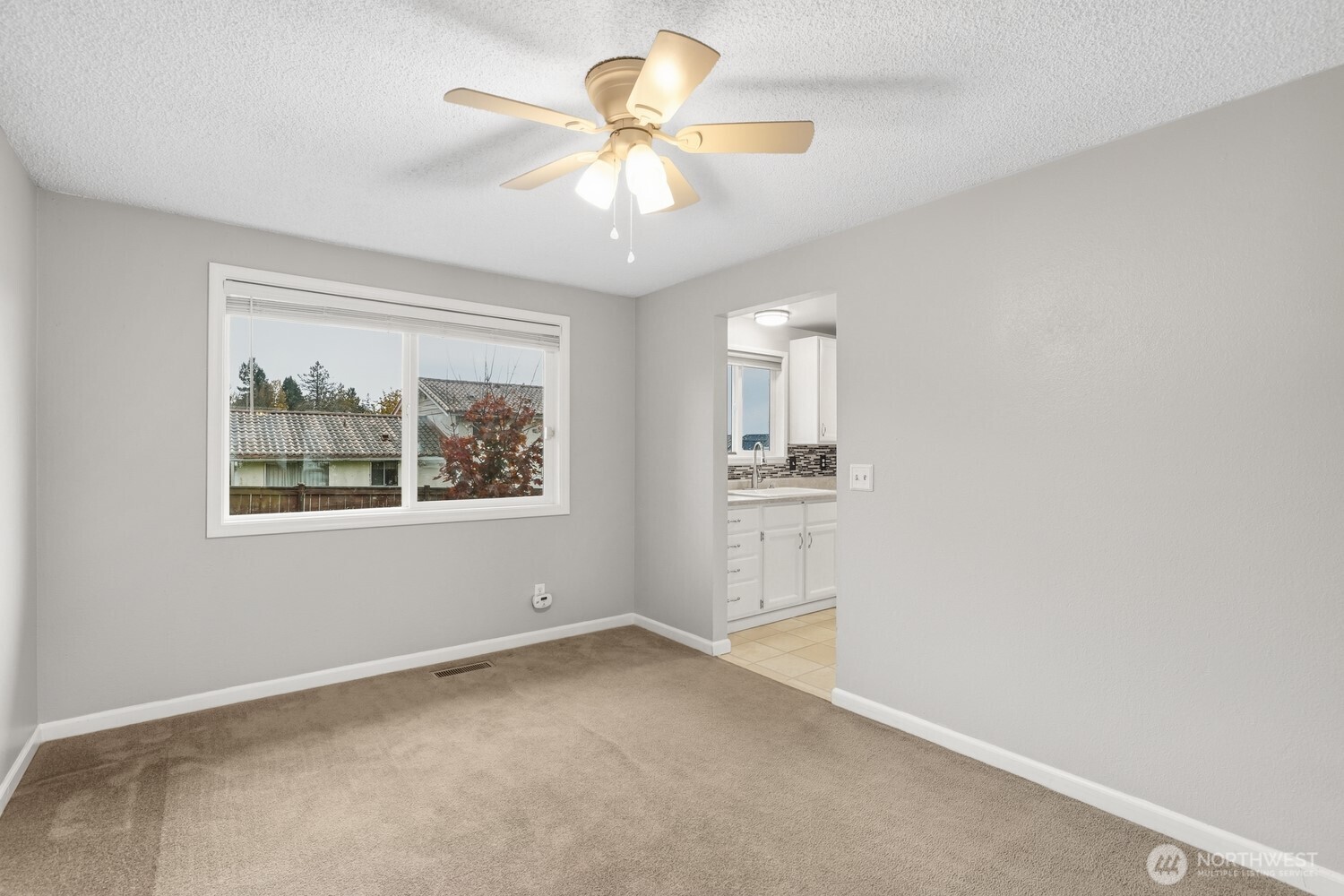 1501 Vue Court Bremerton, WA 98310 - Photo 8 of 28