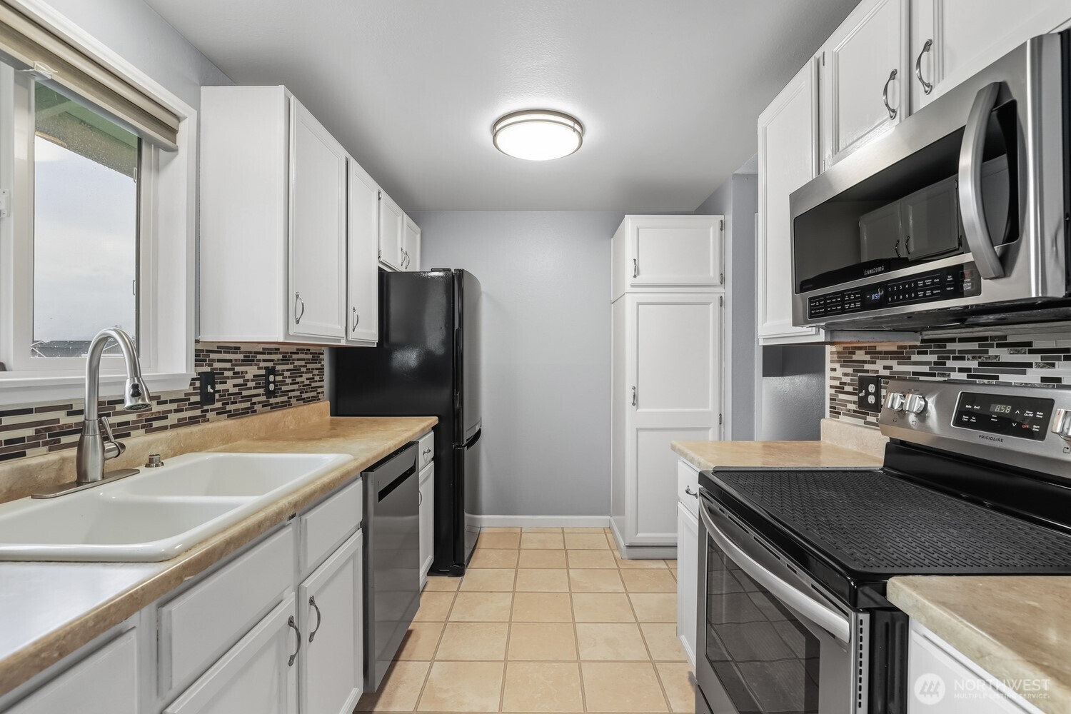 1501 Vue Court Bremerton, WA 98310 - Photo 9 of 28