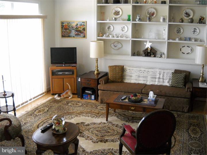 1601 Yorktown Road Jamison, PA 18929 - Photo 2 of 15 Living Room