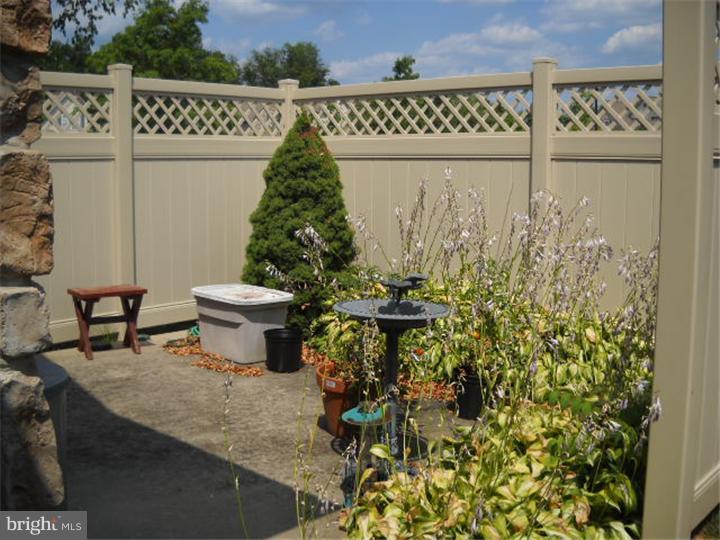 1601 Yorktown Road Jamison, PA 18929 - Photo 11 of 15 Patio