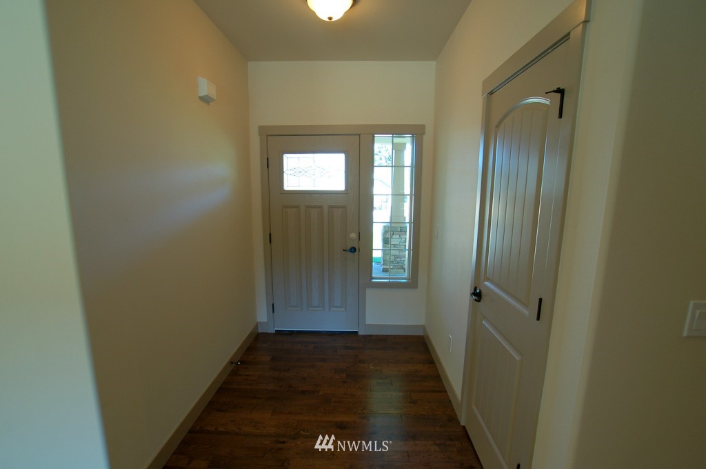 9210 Fox Ridge Lane Southeast Olympia, WA 98513 - Photo 2 of 25 Gallery Image 2
