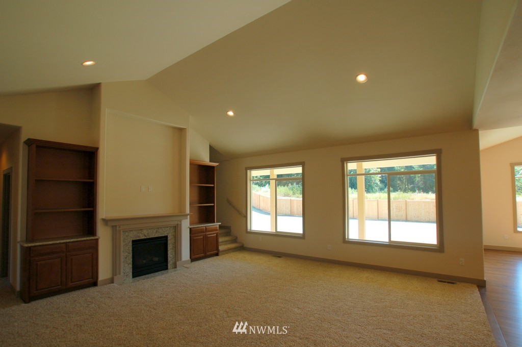 9210 Fox Ridge Lane Southeast Olympia, WA 98513 - Photo 3 of 25 Gallery Image 3