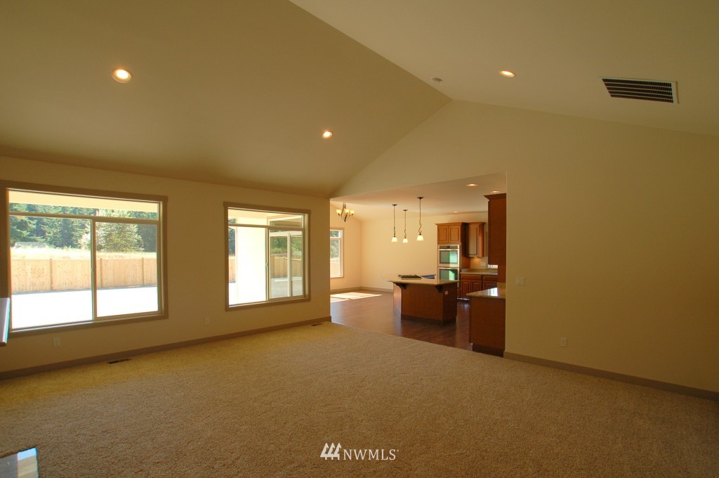 9210 Fox Ridge Lane Southeast Olympia, WA 98513 - Photo 5 of 25 Gallery Image 5