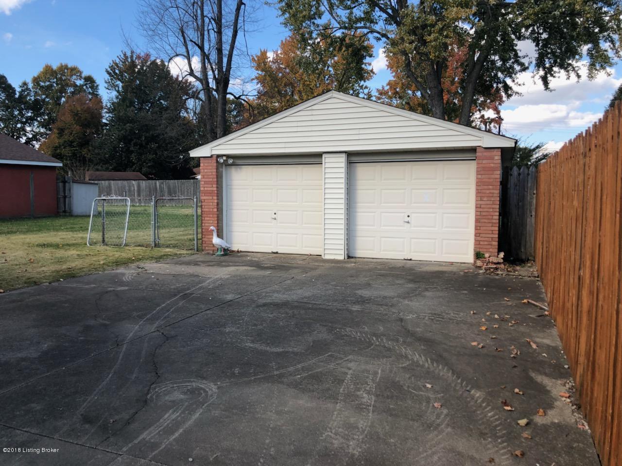 5311 Maryman Road Louisville, KY 40258 - Photo 24 of 24 Garage