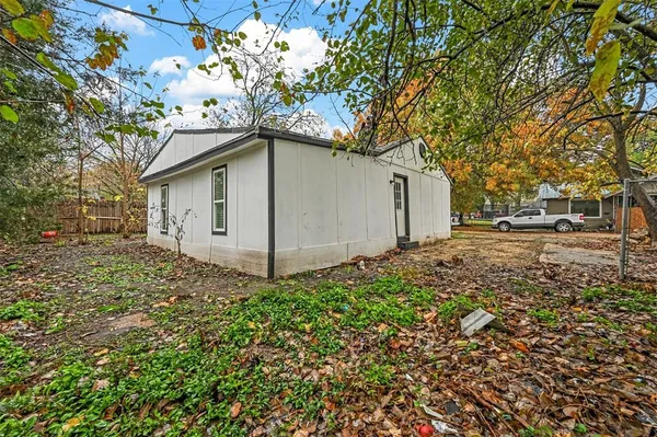 $1,450 | 105 Short Street, Farmersville, TX 75442
