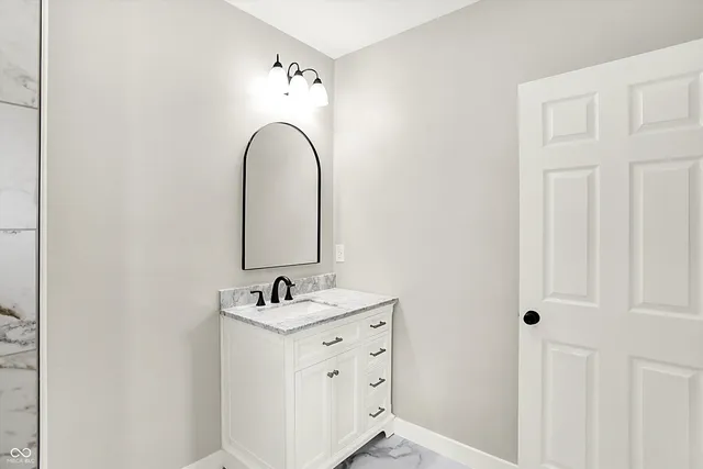 $188,900 | 853 North 12th Street, Elwood, IN 46036