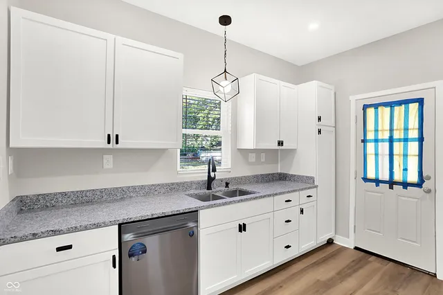 $188,900 | 853 North 12th Street, Elwood, IN 46036