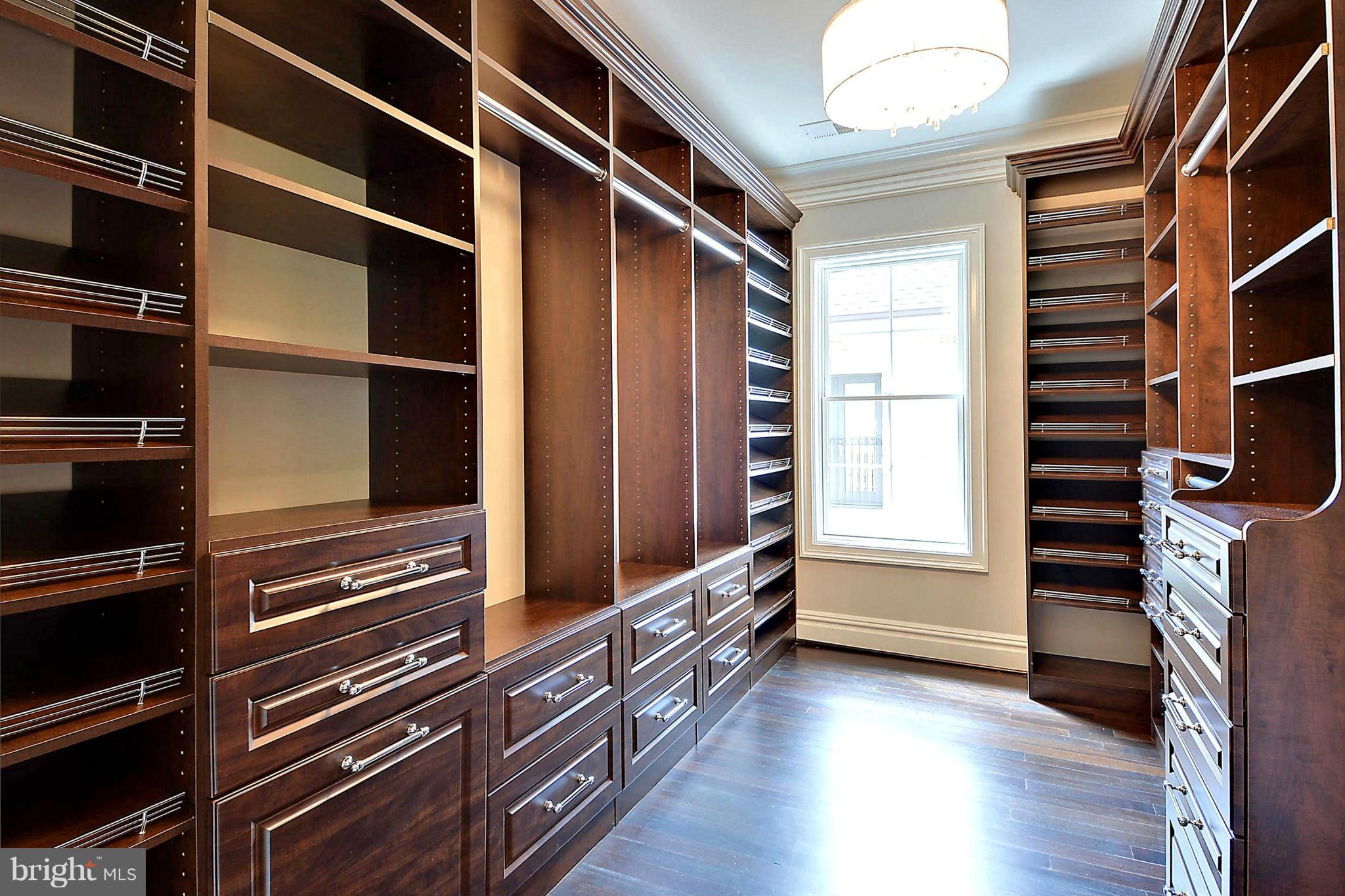 5313 Wehawken Road Bethesda, MD 20816 - Photo 17 of 30 Interior (General)