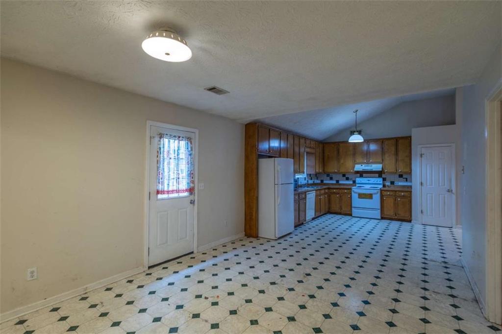 585 Cowan Road Covington, GA 30016 - Photo 10 of 25