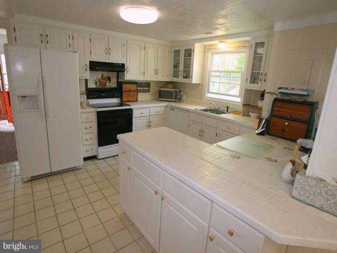 1830 Ralston Place Crofton, MD 21114 - Photo 2 of 16 Kitchen