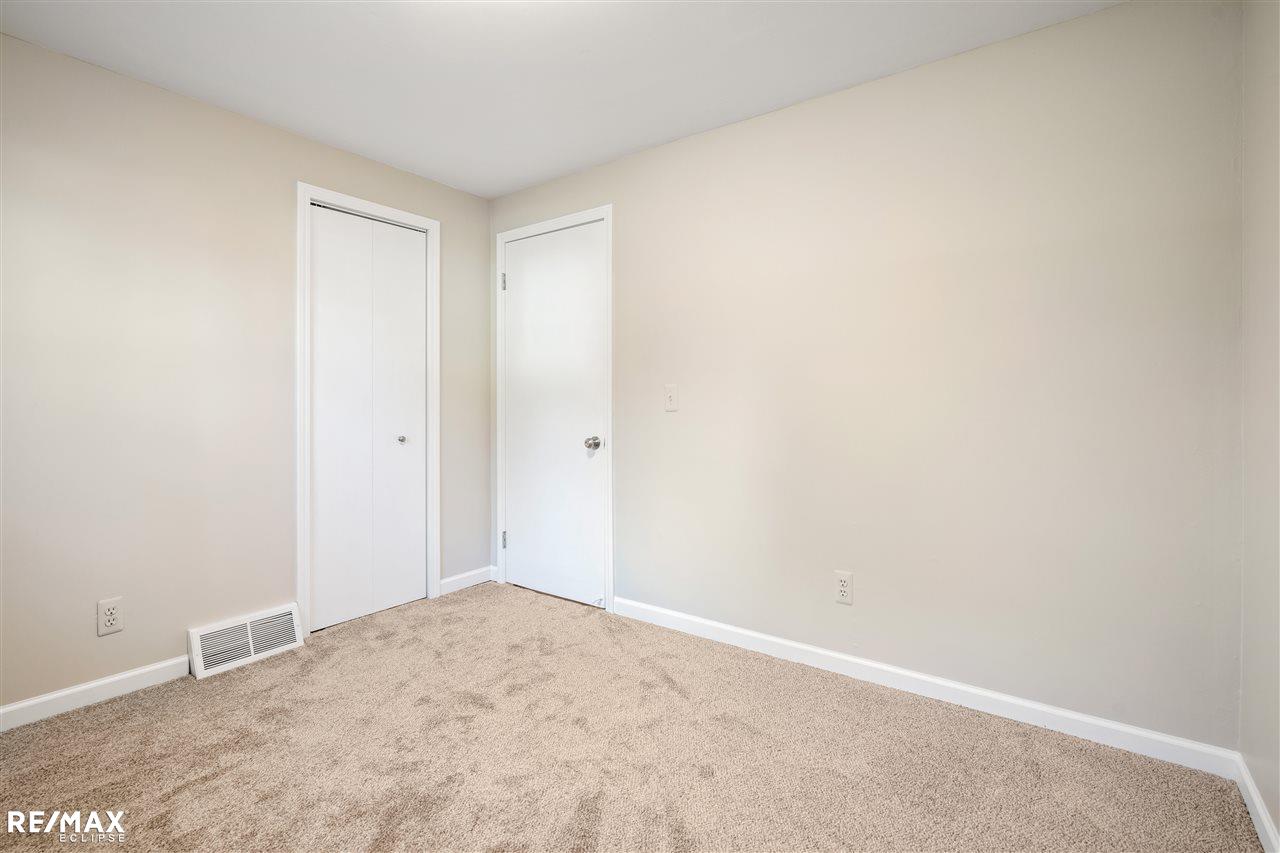 3260 Eastern Avenue Rochester, MI 48307 - Photo 20 of 29 31397991-19.JPG