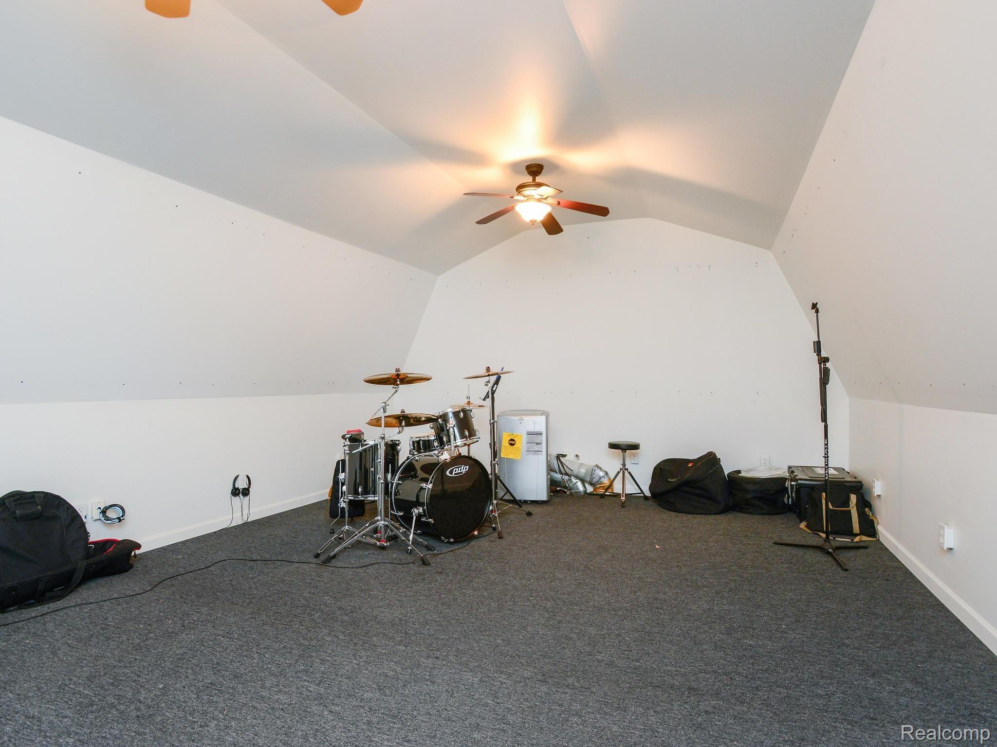 228 East Washington Street Romeo, MI 48065 - Photo 16 of 25 228 E Washington St Romeo MI-039-039-228 E Washington0039-MLS_Size.jpg