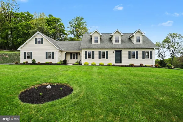 $489,900 | 215 Villa Vista Avenue, Hanover, PA 17331