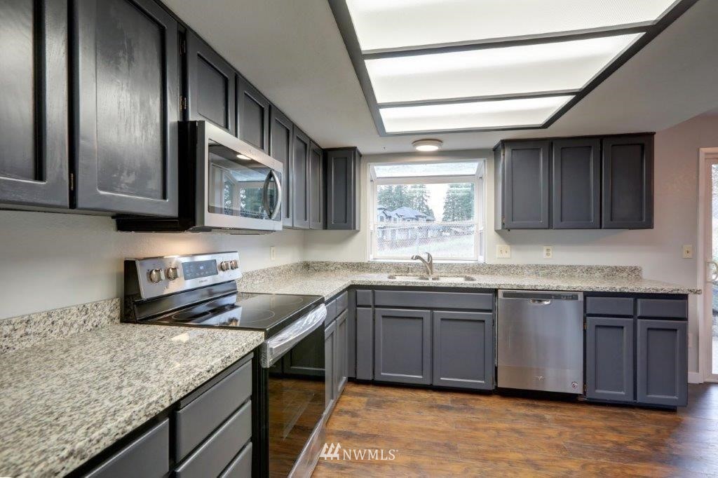 3614 Northeast 7th Place Renton, WA 98056 - Photo 11 of 20
