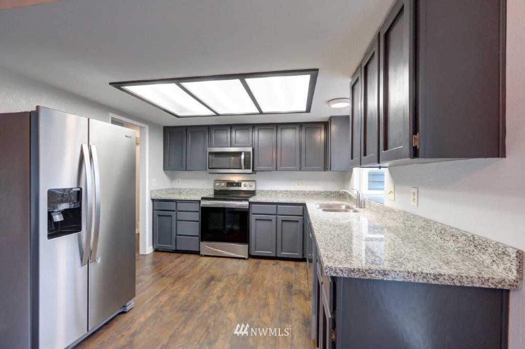 3614 Northeast 7th Place Renton, WA 98056 - Photo 12 of 20
