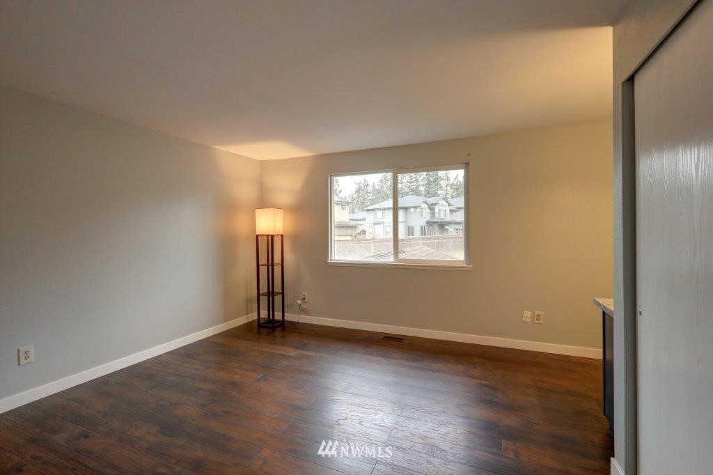 3614 Northeast 7th Place Renton, WA 98056 - Photo 5 of 20