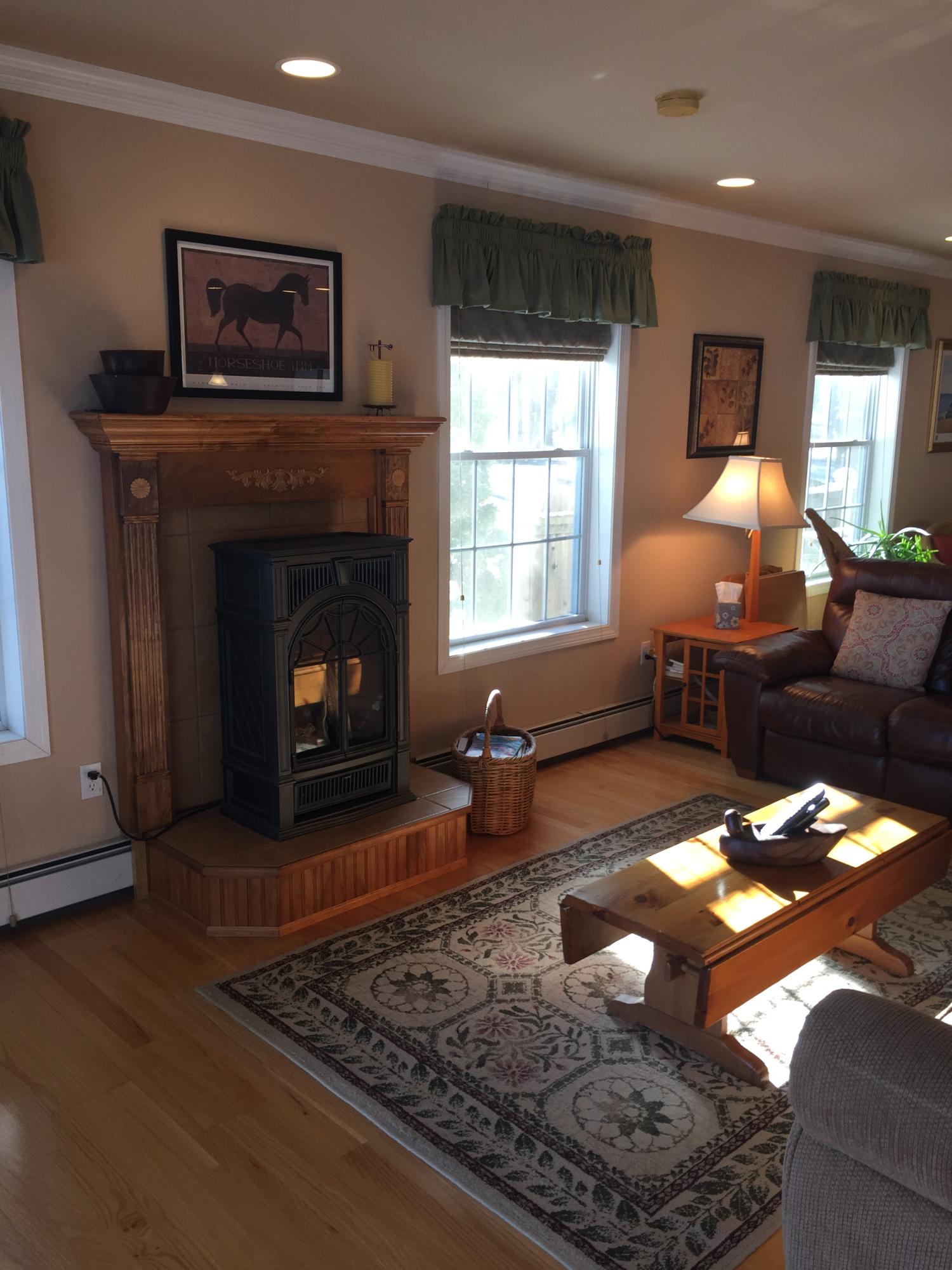 93 Meadow Road Raymond, ME 04071 - Photo 9 of 25 Living room