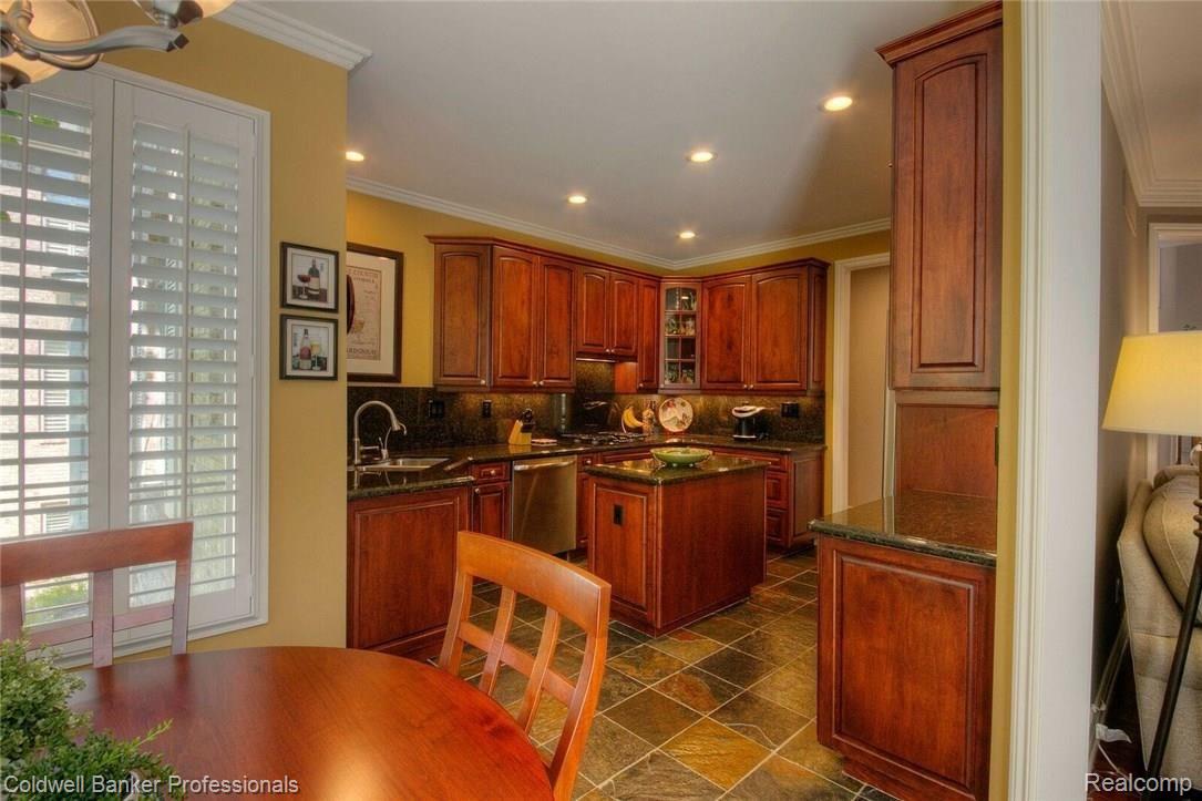 2839 Hastings Court Rochester, MI 48306 - Photo 19 of 56 2839 - Kitchen-Nook.jpg