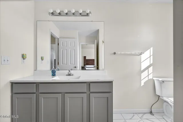 $469,000 | 16 Chip Shot Way, Halfmoon, NY 12118