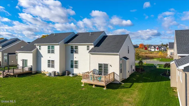 $469,000 | 16 Chip Shot Way, Halfmoon, NY 12118