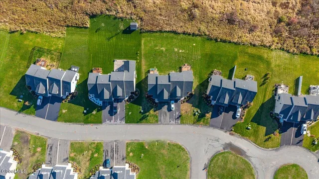 $469,000 | 16 Chip Shot Way, Halfmoon, NY 12118