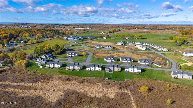 $469,000 | 16 Chip Shot Way, Halfmoon, NY 12118