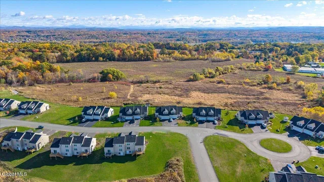 $469,000 | 16 Chip Shot Way, Halfmoon, NY 12118