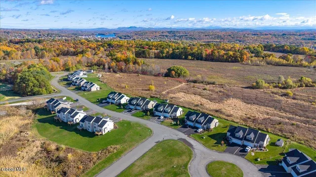 $469,000 | 16 Chip Shot Way, Halfmoon, NY 12118