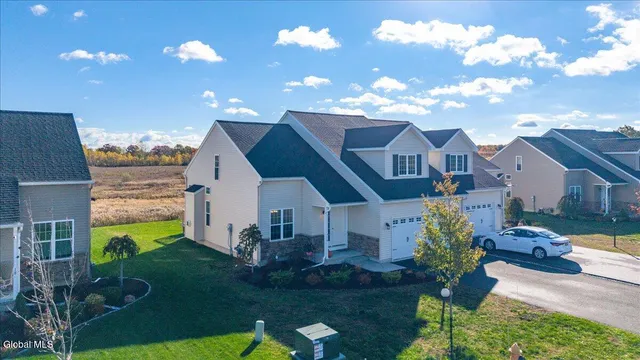 $469,000 | 16 Chip Shot Way, Halfmoon, NY 12118