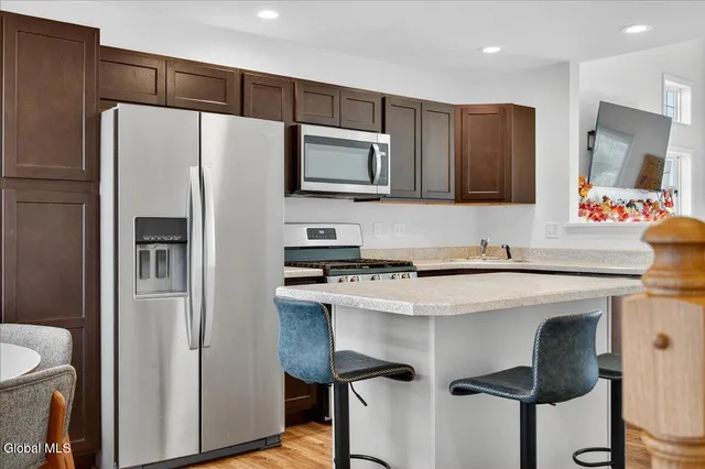 $469,000 | 16 Chip Shot Way, Halfmoon, NY 12118