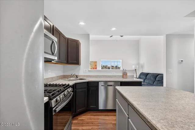 $469,000 | 16 Chip Shot Way, Halfmoon, NY 12118