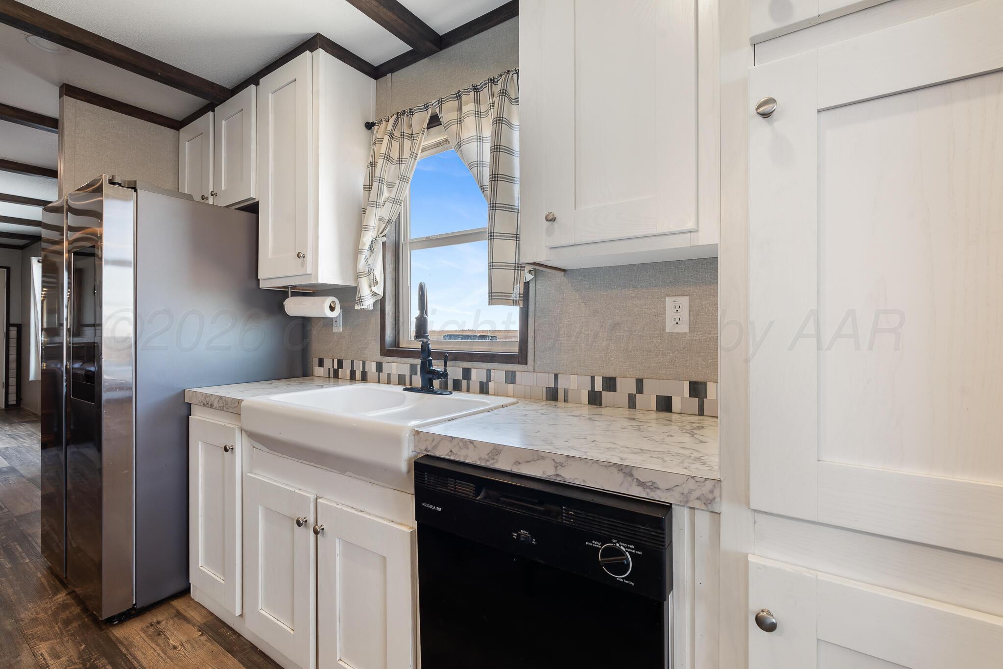 11401 Anderson Road Amarillo, TX 79118 - Photo 9 of 59 Kitchen