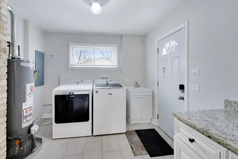 $499,900 | 909 East Oakton Street, Arlington Heights, IL 60004