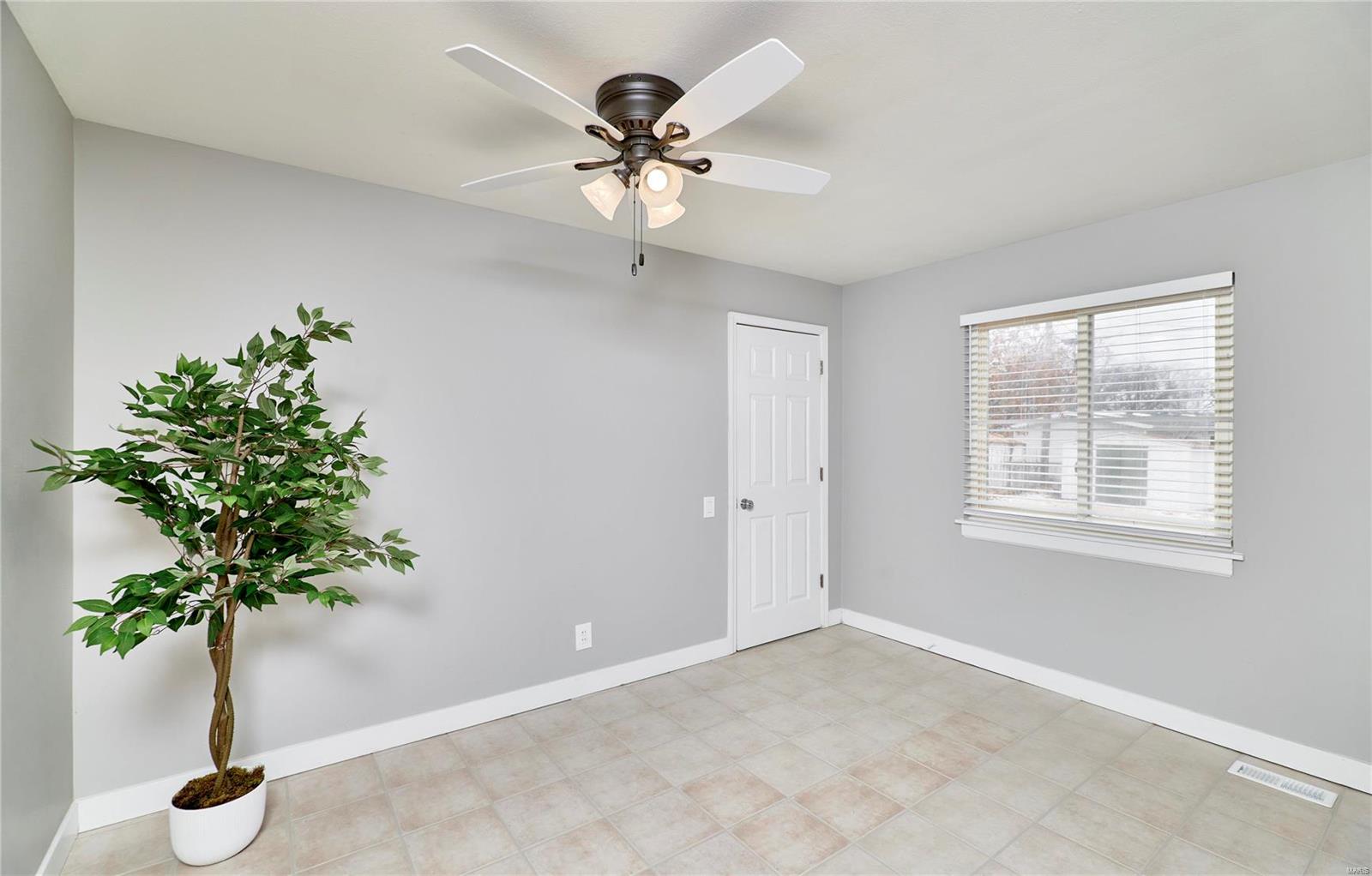 1157 Country Club Road St. Charles, MO 63303 - Photo 11 of 58 Gallery Image 11
