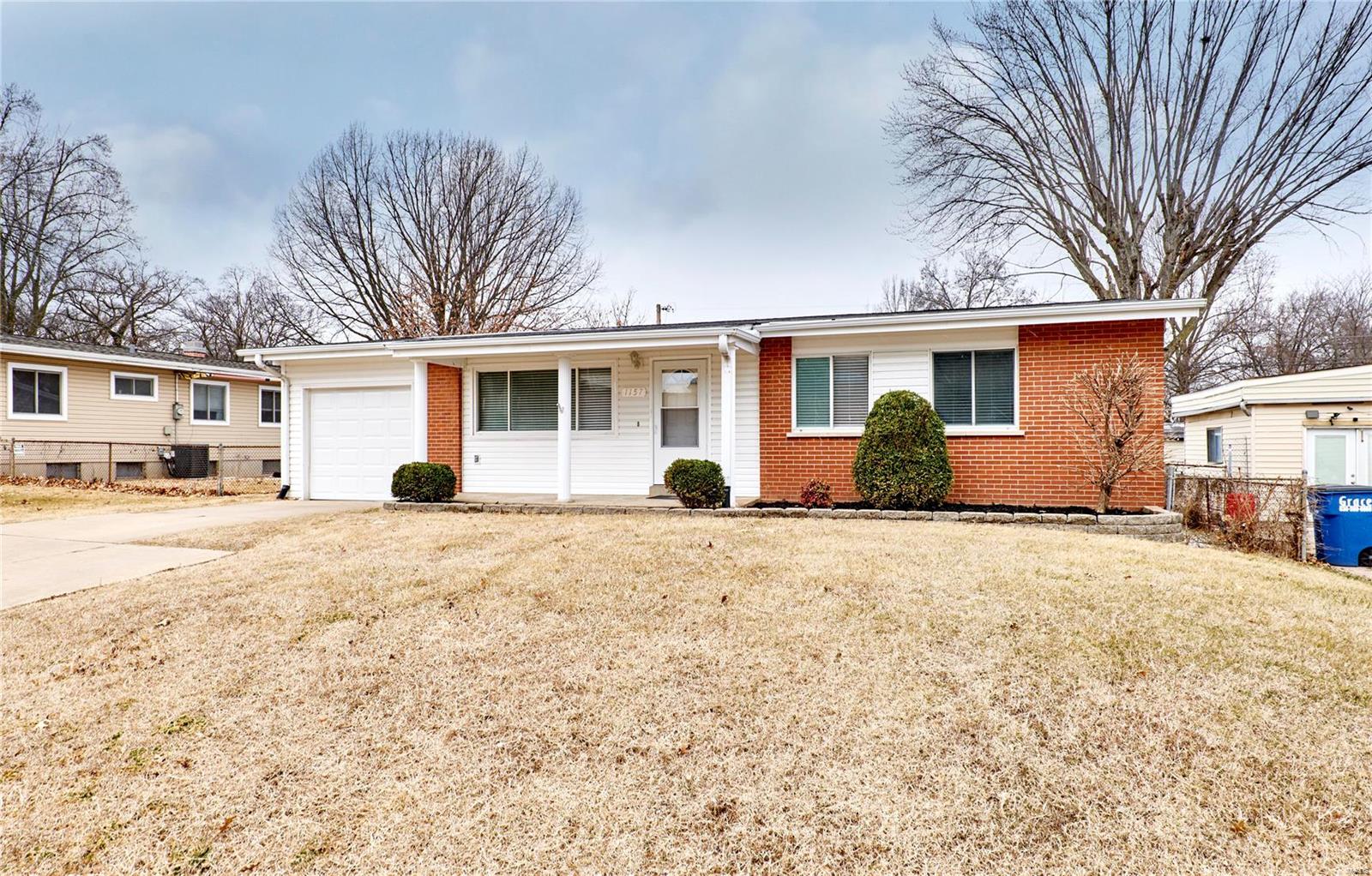 1157 Country Club Road St. Charles, MO 63303 - Photo 3 of 58 Gallery Image 3