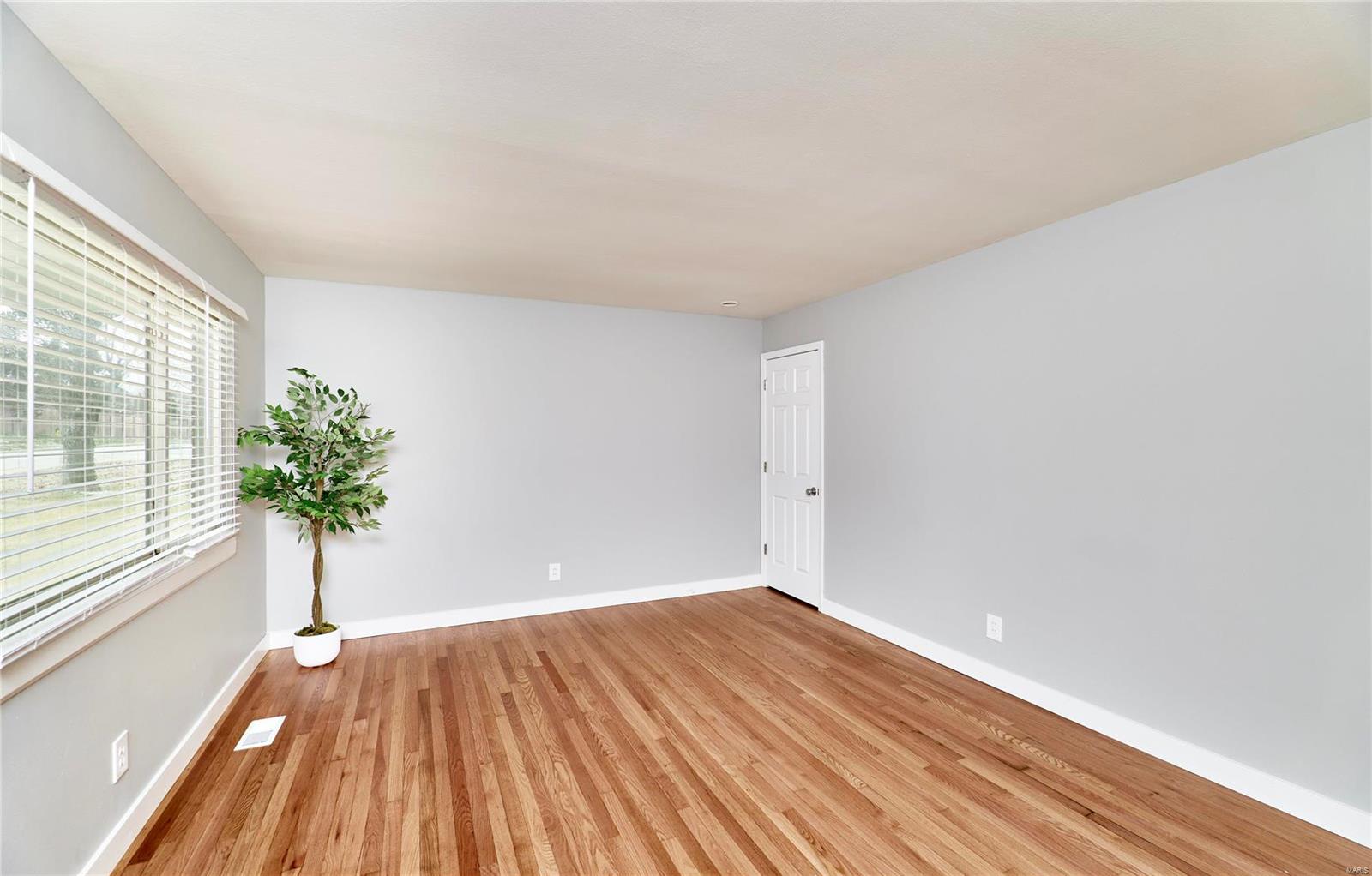 1157 Country Club Road St. Charles, MO 63303 - Photo 7 of 58 Gallery Image 7
